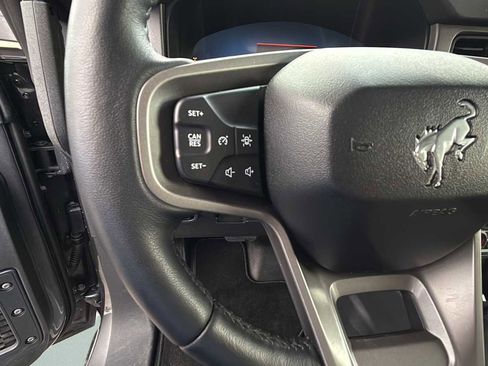 Used 2025 Ford Bronco Badlands image 28