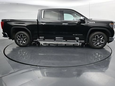 Used 2023 GMC Sierra 1500 SLT w/ SLT Premium Package AWD/4WD image 9