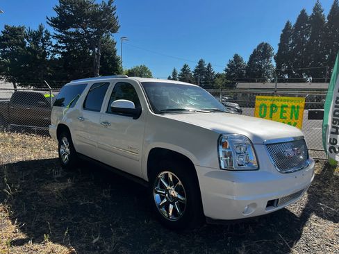Used 2012 GMC Yukon XL Denali AWD/4WD image 1
