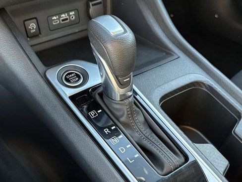 Used 2024 Nissan Sentra SV FWD image 13
