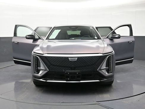 Used 2025 Cadillac Lyriq Luxury AWD/4WD image 37