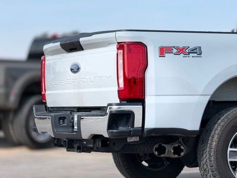 Used 2025 Ford F250 XLT w/ FX4 Off-Road Package image 11