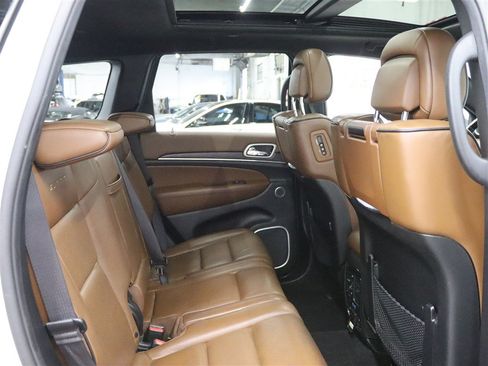 Used 2019 Jeep Grand Cherokee Summit AWD/4WD image 22