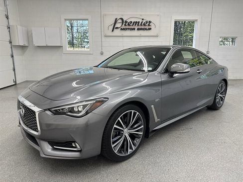 Used 2017 INFINITI Q60 2.0t w/ Moonroof Package AWD/4WD image 1