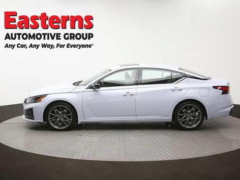 Used 2023 Nissan Altima 2.0 SR FWD image 61