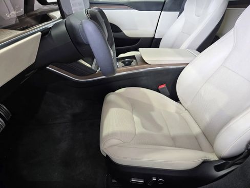 Used 2022 Tesla Model S image 14