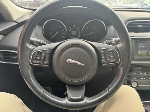 Used 2017 Jaguar F-PACE Prestige image 34