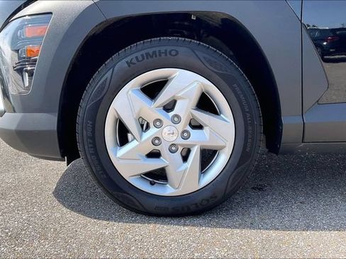 Certified 2026 Hyundai Kona SE FWD image 5