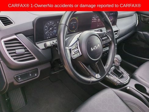 Used 2024 Kia Seltos EX image 2