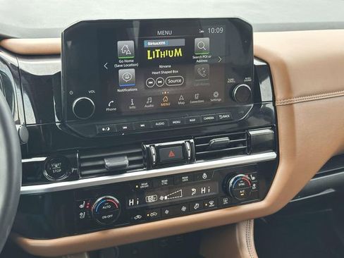 Used 2025 Nissan Pathfinder Platinum image 20