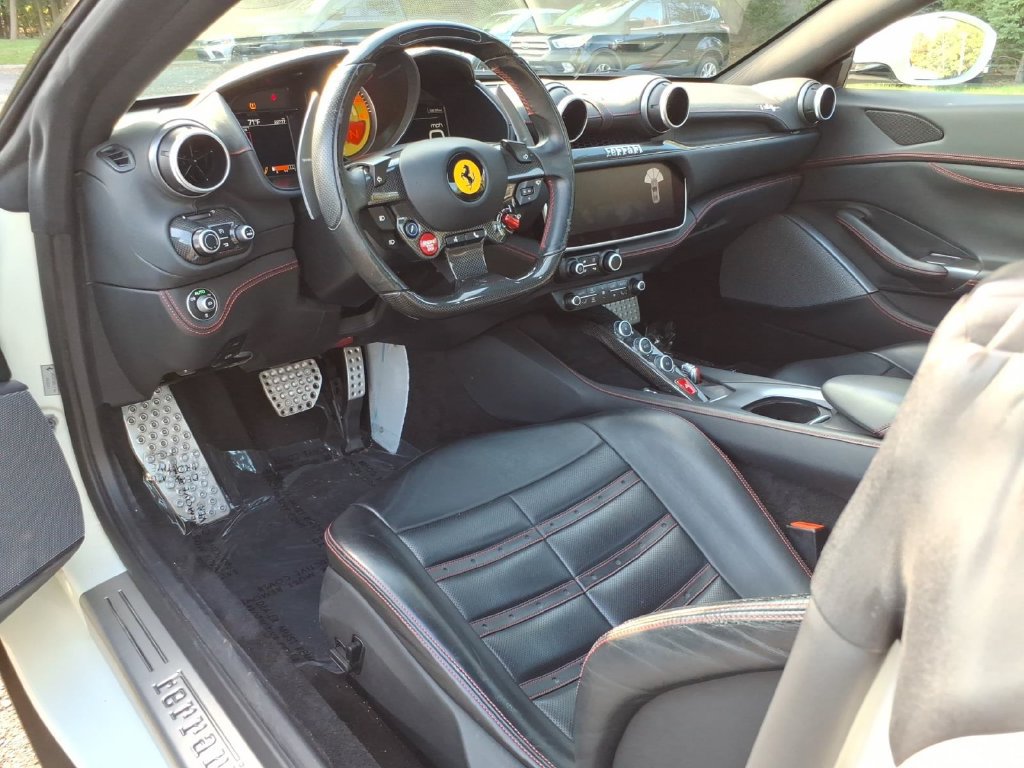 Used 2019 Ferrari Portofino RWD image 11