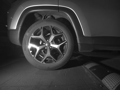 Used 2025 Jeep Compass Limited AWD/4WD image 15