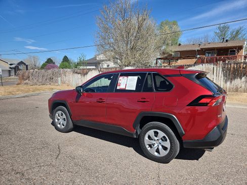 Used 2023 Toyota RAV4 LE AWD/4WD image 5