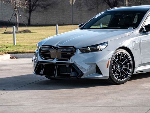 New 2026 BMW M5 Touring image 33