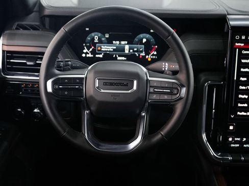 Used 2025 GMC Yukon XL Denali AWD/4WD image 25