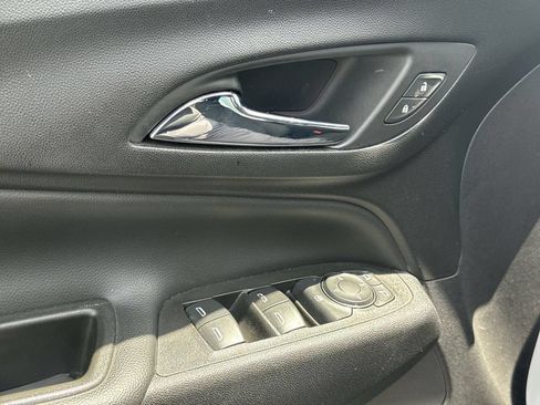 Used 2020 Chevrolet Equinox LT w/ Driver Convenience Package FWD image 26