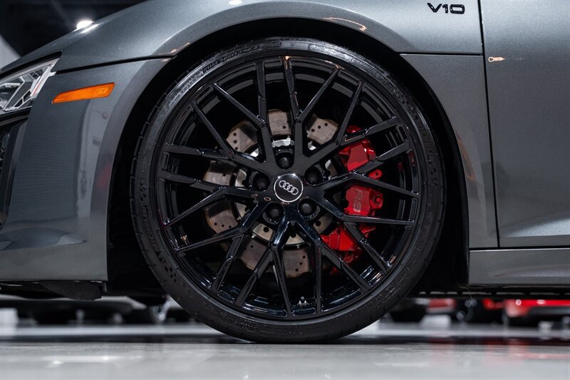 Used 2018 Audi R8 V10 RWD image 12