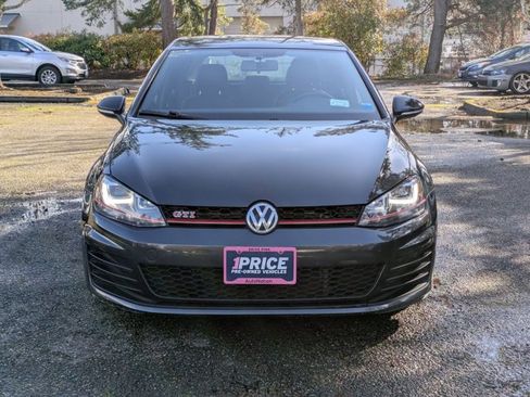 Used 2017 Volkswagen GTI Sport image 2