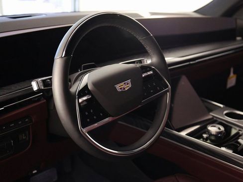 Used 2026 Cadillac Escalade ESV Sport w/ Touring Package image 21