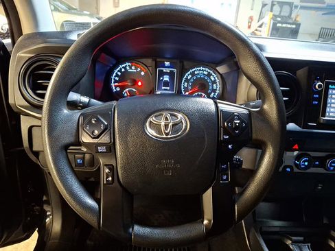 Used 2019 Toyota Tacoma SR image 17