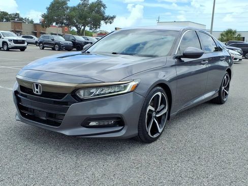 Used 2018 Honda Accord Sport image 3