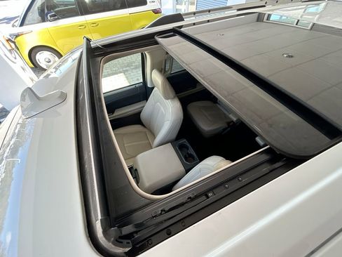 Used 2024 Ford Expedition Limited image 43