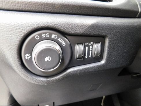 New 2026 Chrysler Pacifica Select image 20