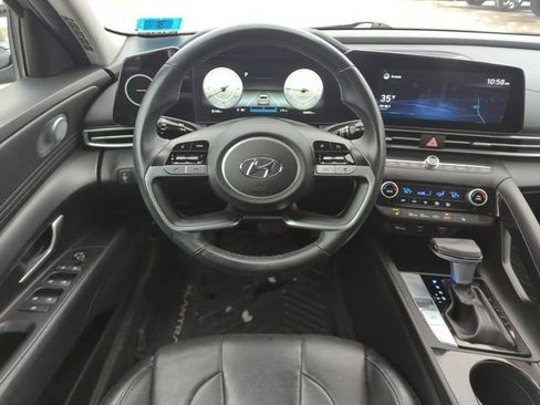 Used 2021 Hyundai Elantra Limited image 15