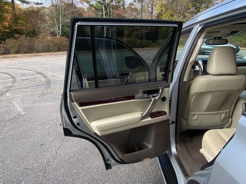 Used 2013 Lexus GX 460 Premium image 45