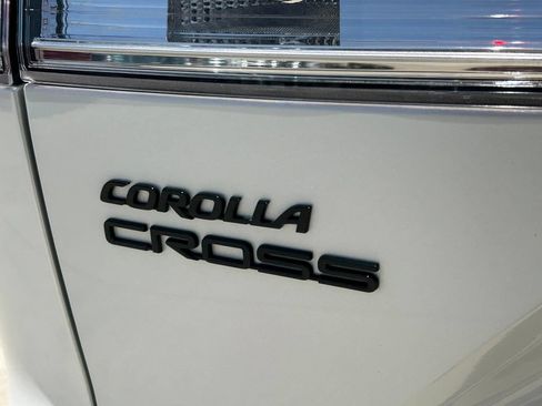 Used 2023 Toyota Corolla Cross AWD Hybrid image 12