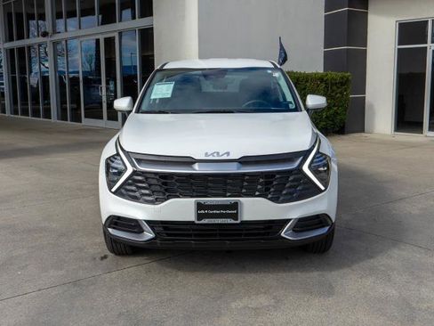 Certified 2025 Kia Sportage LX AWD/4WD image 2