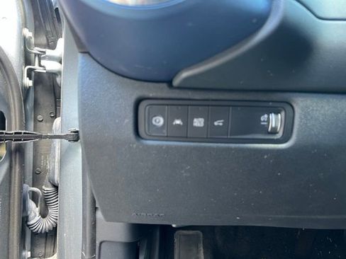 Used 2025 Chevrolet Equinox EV LT FWD image 23