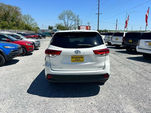 Used 2019 Toyota Highlander XLE image 17