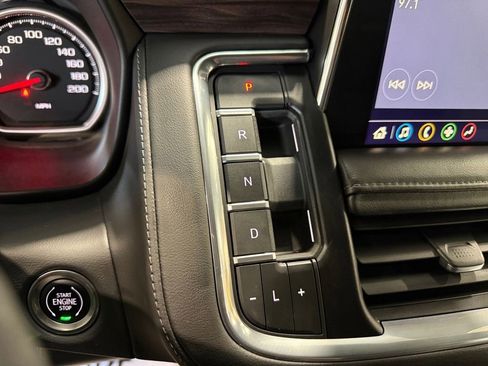 Used 2021 Chevrolet Tahoe Z71 w/ Z71 Off-Road Package image 38