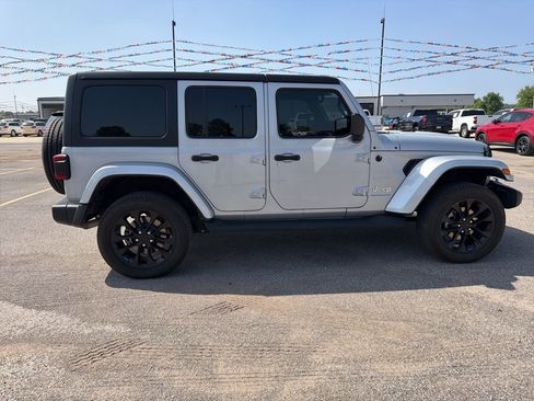 Used 2023 Jeep Wrangler Unlimited Sahara w/ Cold Weather Group AWD/4WD image 8