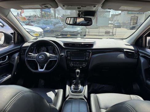 Used 2021 Nissan Rogue Sport SL w/ Premium Package image 19