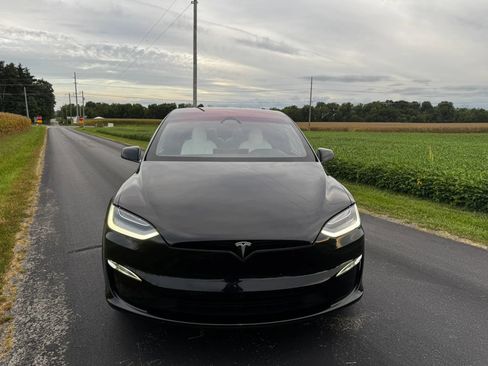 Used 2022 Tesla Model X Plaid AWD/4WD image 4