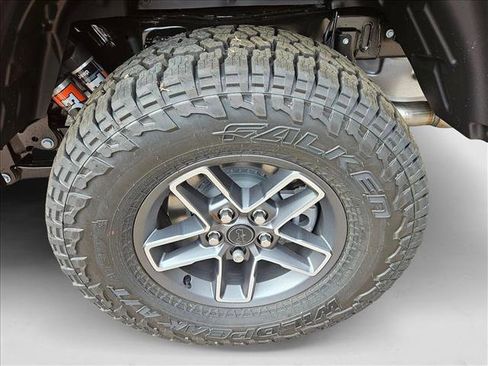 New 2025 Jeep Gladiator Mojave w/ Convenience Group image 9