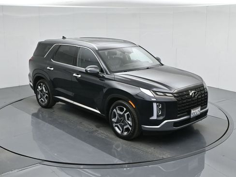 Used 2023 Hyundai Palisade Limited w/ Cargo Package image 41