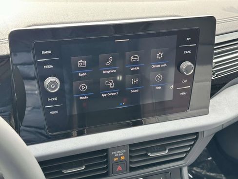 New 2026 Volkswagen Jetta SE FWD image 19
