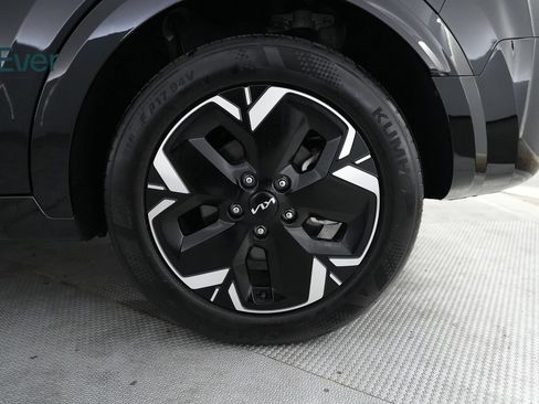 Used 2024 Kia Niro Wind FWD image 9