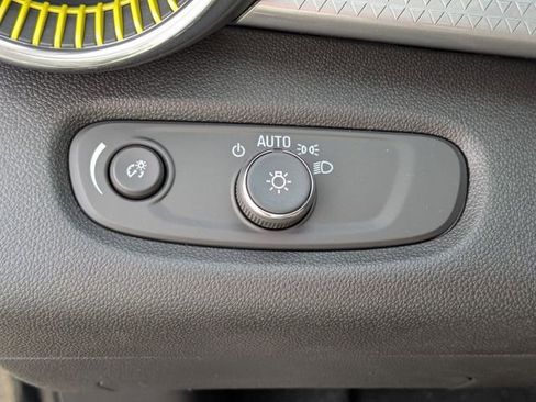 New 2026 Chevrolet Trax LT w/ Driver Confidence Package image 12