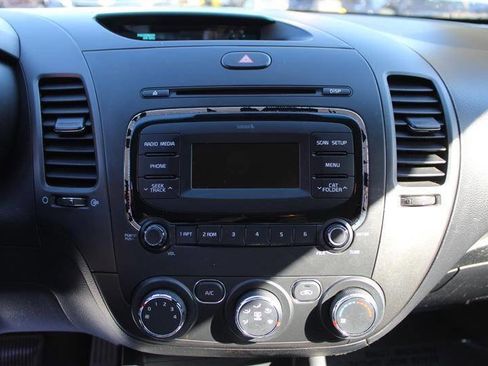 Used 2017 Kia Forte LX FWD image 18