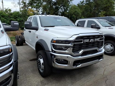 New 2026 RAM 5500 Tradesman image 2
