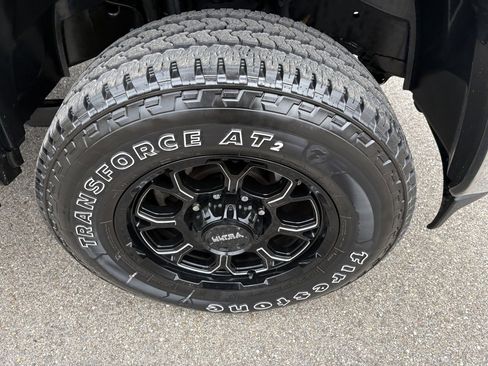 Used 2024 RAM 2500 Tradesman w/ Chrome Appearance Group image 15