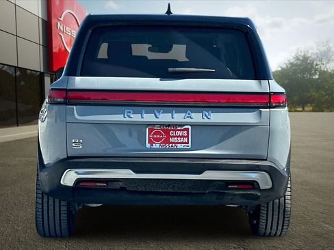 Used 2023 Rivian R1S Adventure AWD/4WD image 8