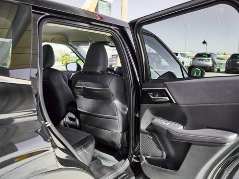 New 2026 Mitsubishi Outlander SE FWD image 15