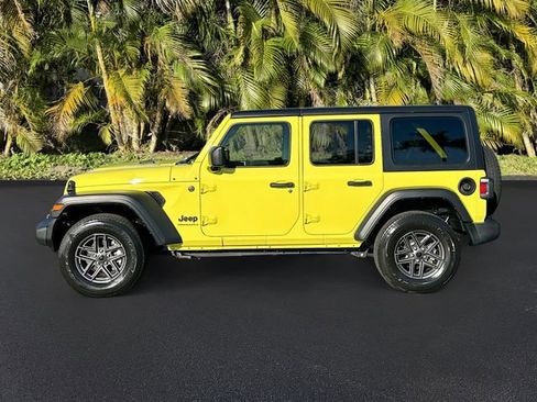 Used 2024 Jeep Wrangler Sport S image 8