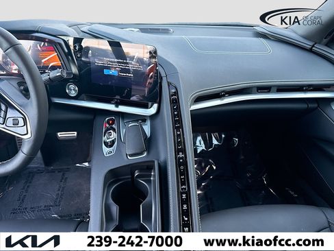 Used 2024 Chevrolet Corvette Stingray Preferred Cpe w/ 2LT image 17