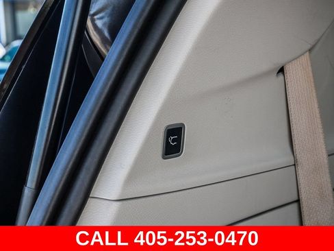 Used 2021 Chrysler Pacifica Touring-L FWD image 13